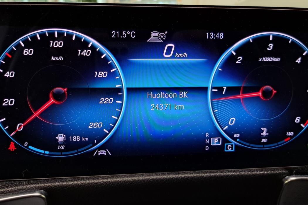 MERCEDES-BENZ GLB 2021