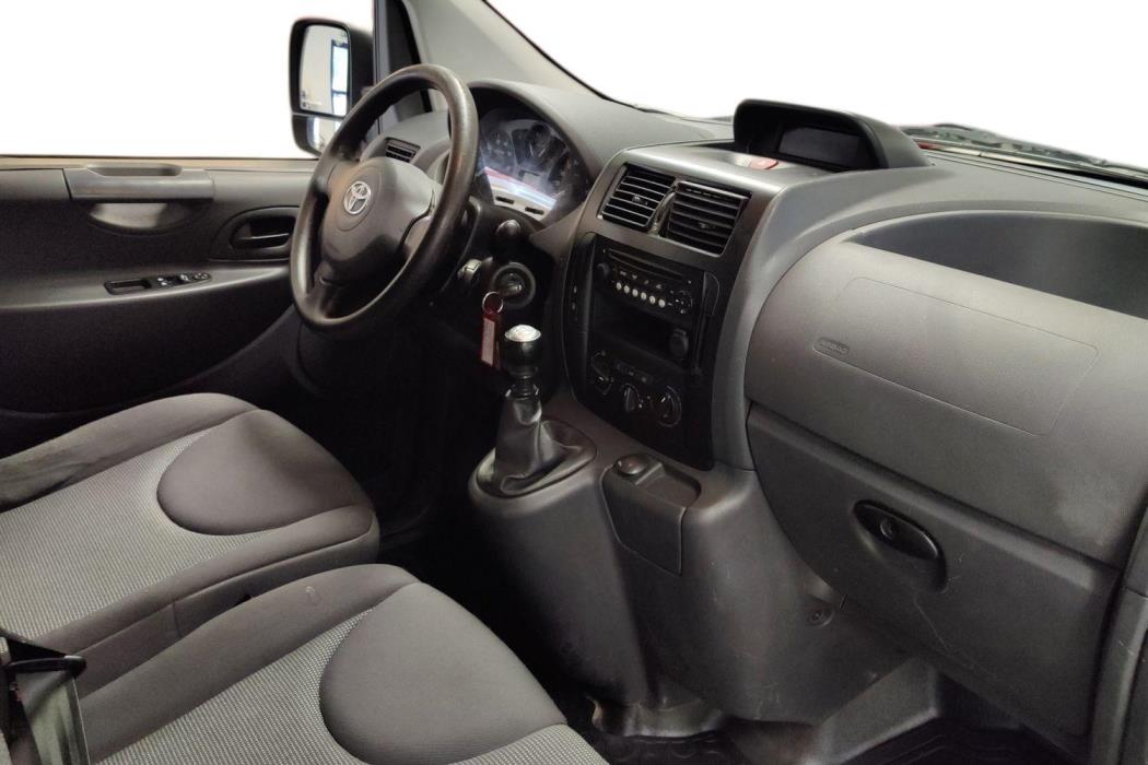 TOYOTA PROACE 2016