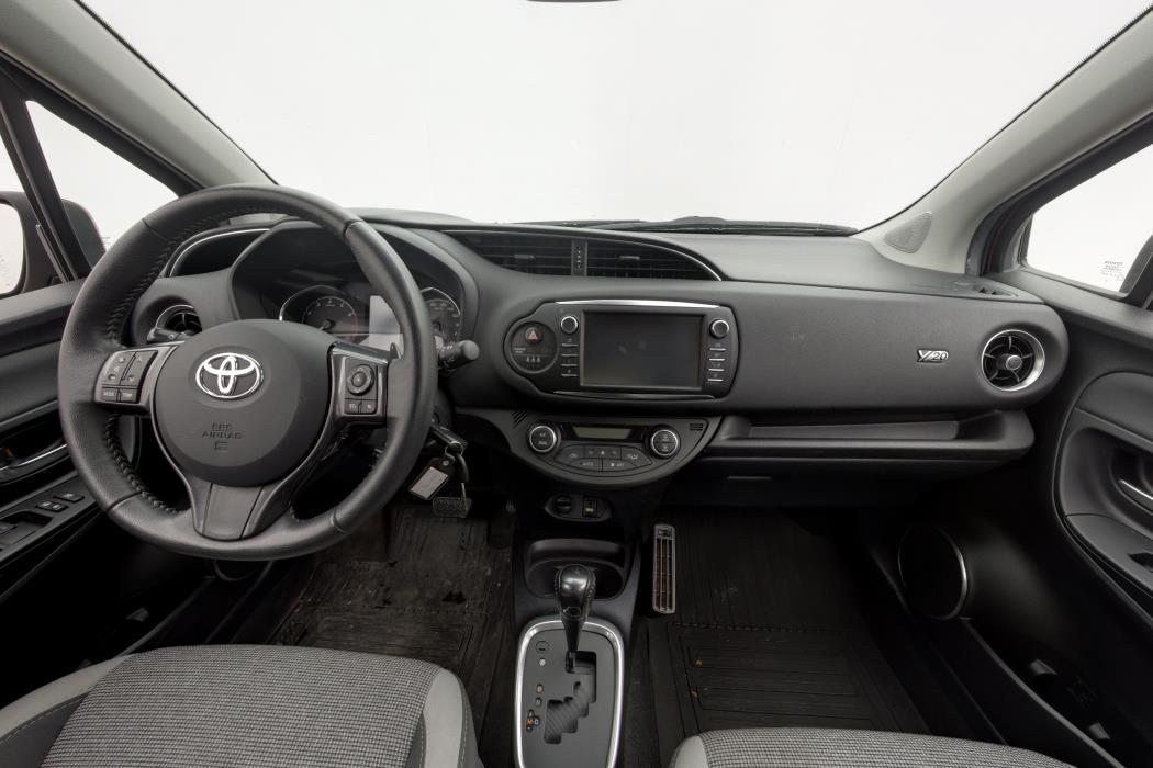 TOYOTA Yaris 2019