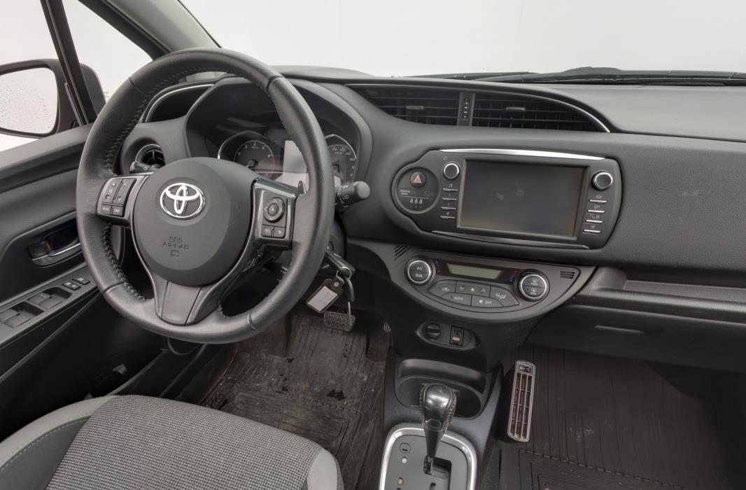 TOYOTA Yaris 2019