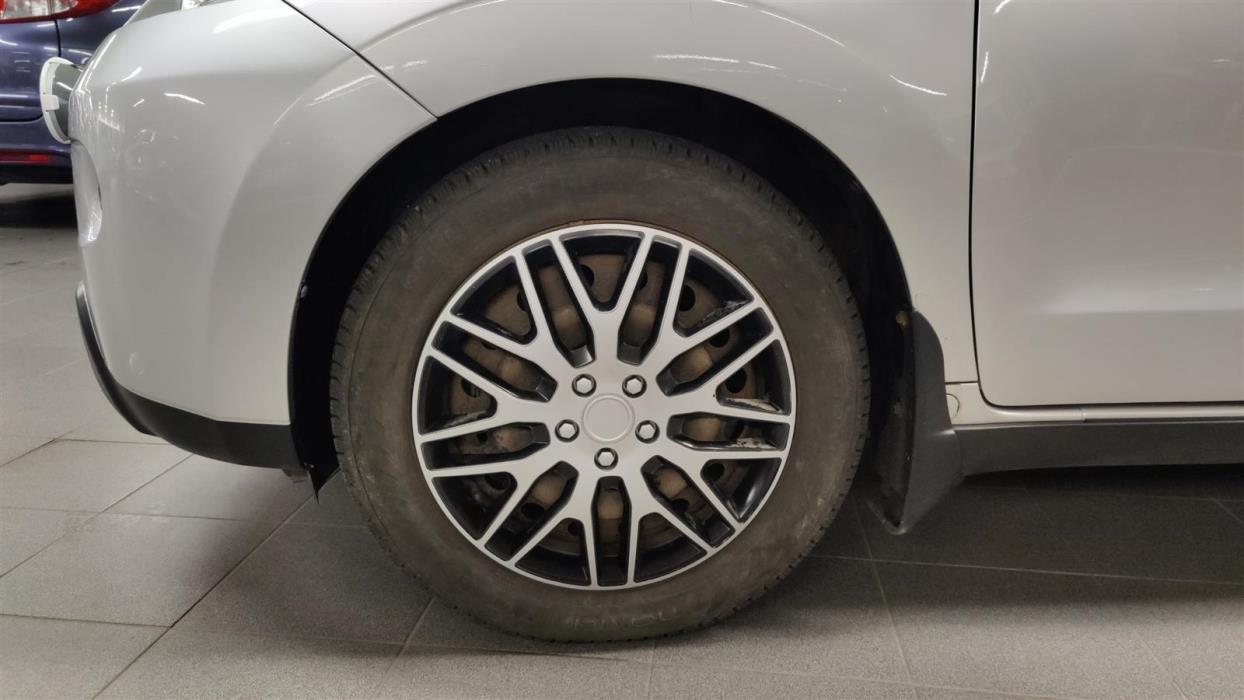 TOYOTA URBAN CRUISER 2011