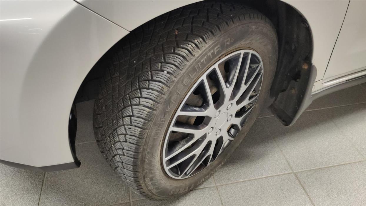 TOYOTA URBAN CRUISER 2011