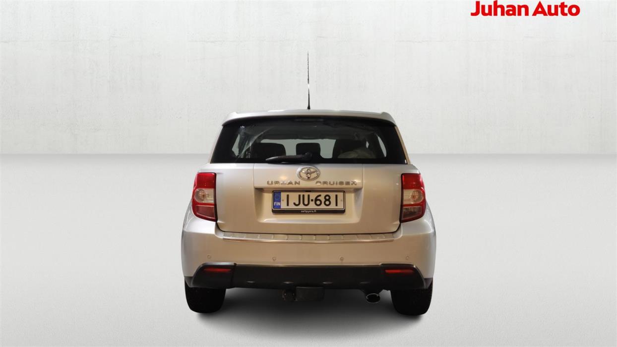 TOYOTA URBAN CRUISER 2011
