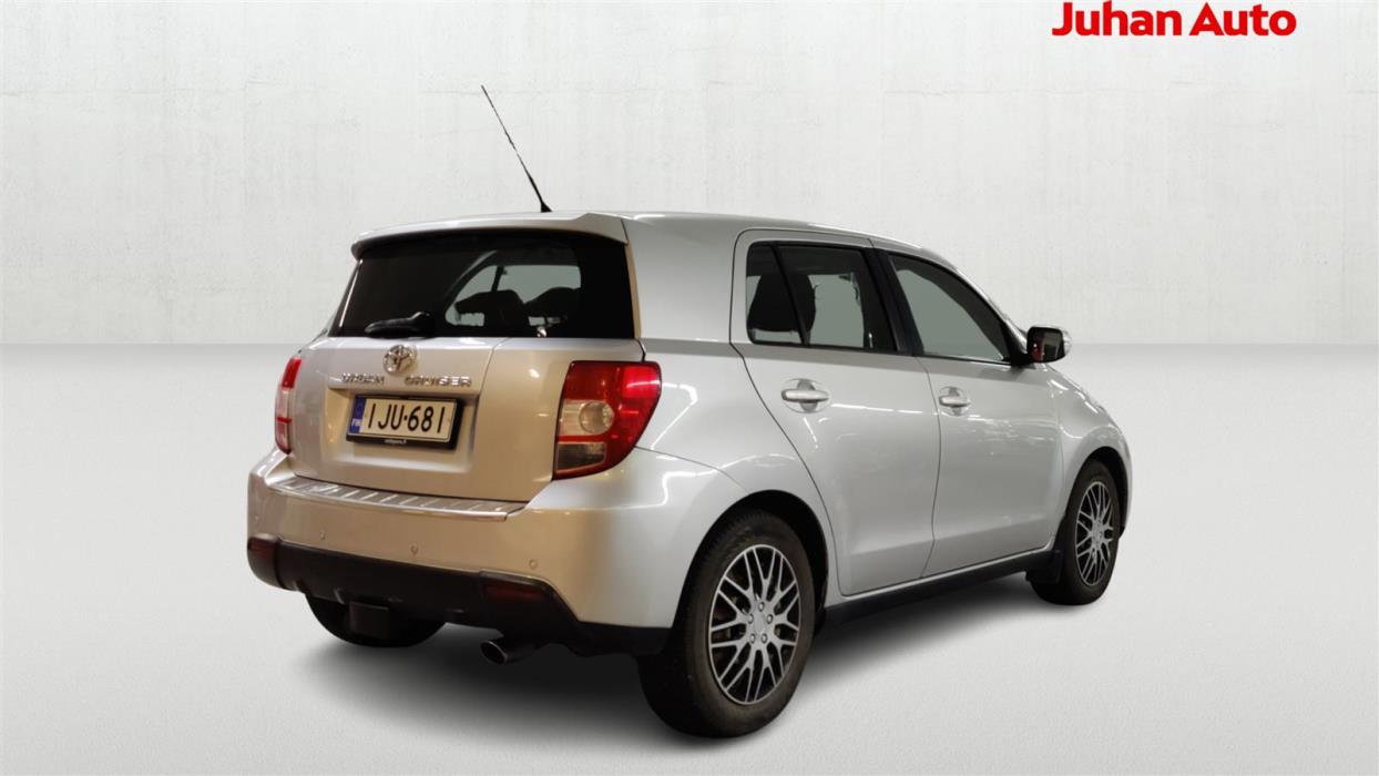 TOYOTA URBAN CRUISER 2011