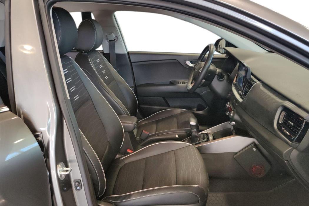 KIA STONIC 2024