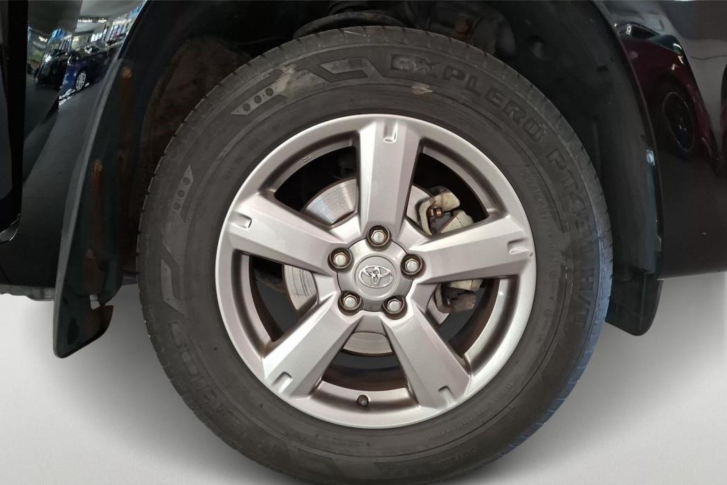 TOYOTA RAV4 2013