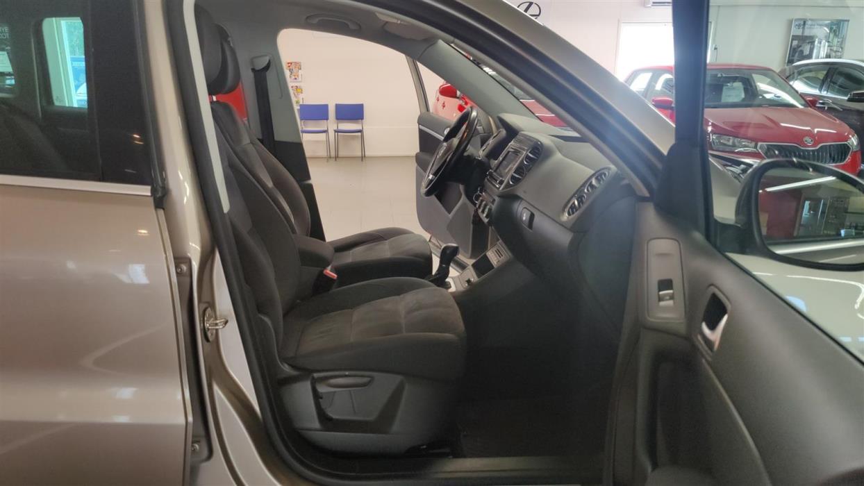 VOLKSWAGEN TIGUAN 2016