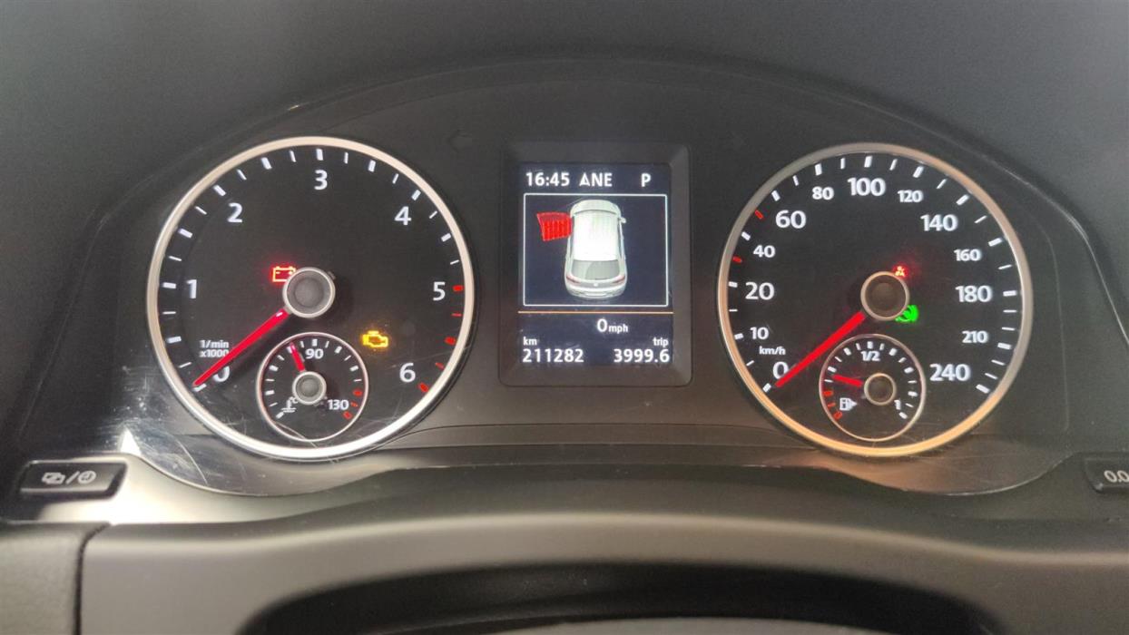 VOLKSWAGEN TIGUAN 2016