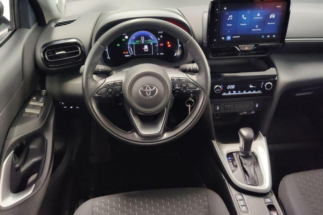 TOYOTA Yaris Cross 2025