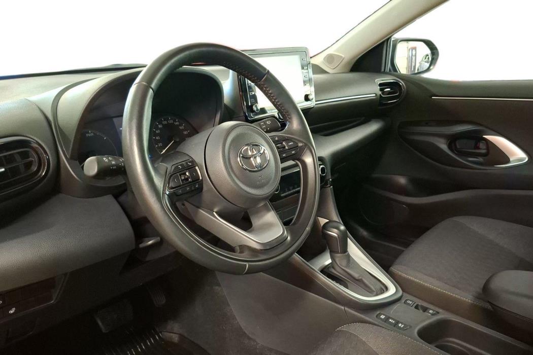 TOYOTA Yaris 2023