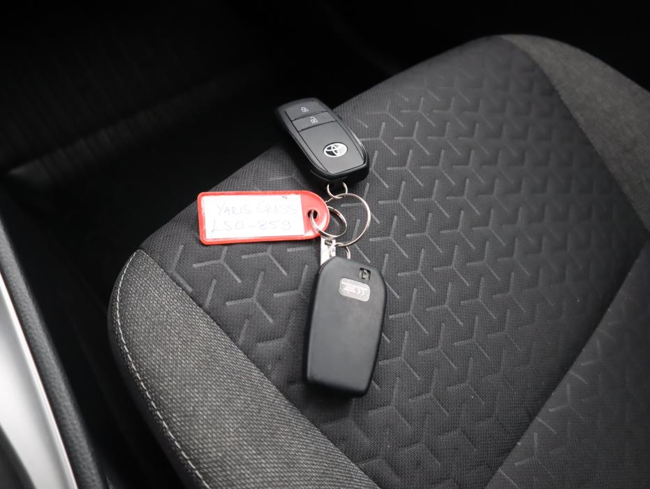 TOYOTA Yaris Cross 2023