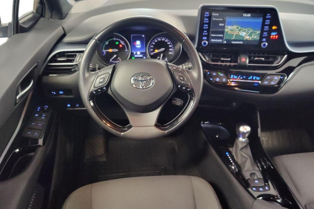 TOYOTA C-HR 2021