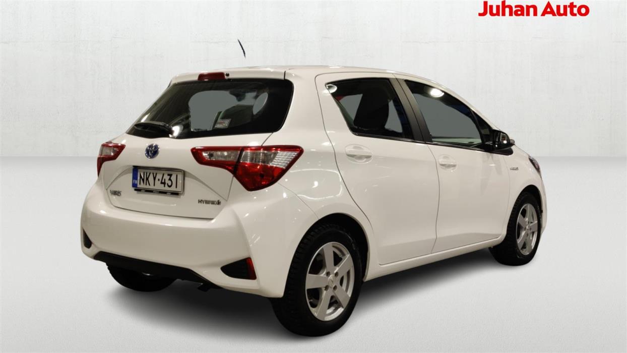 TOYOTA Yaris 2017