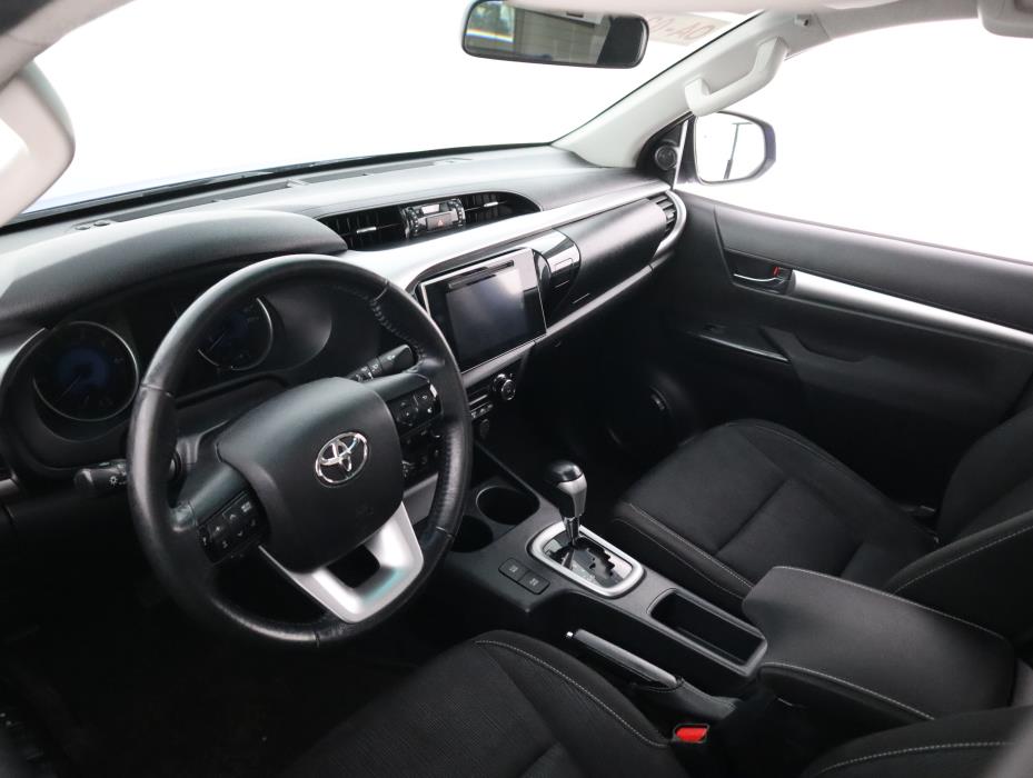 TOYOTA Hilux 2020