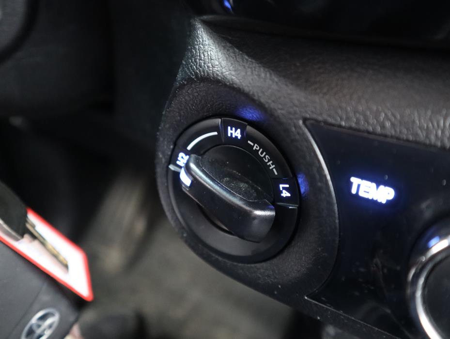 TOYOTA Hilux 2020