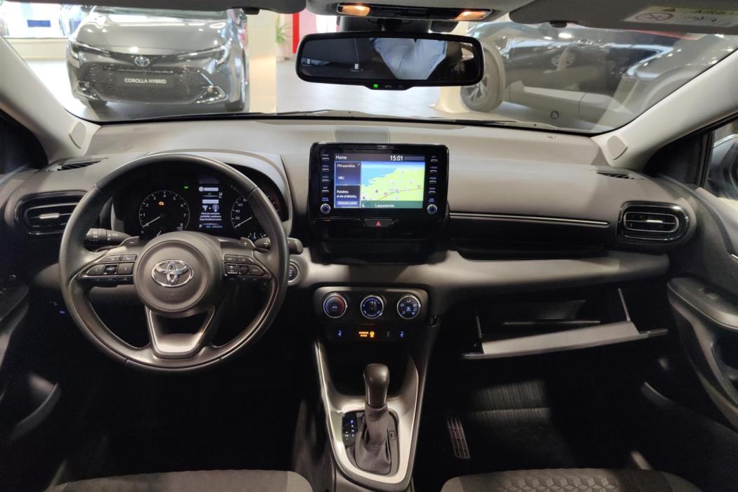TOYOTA Yaris 2021