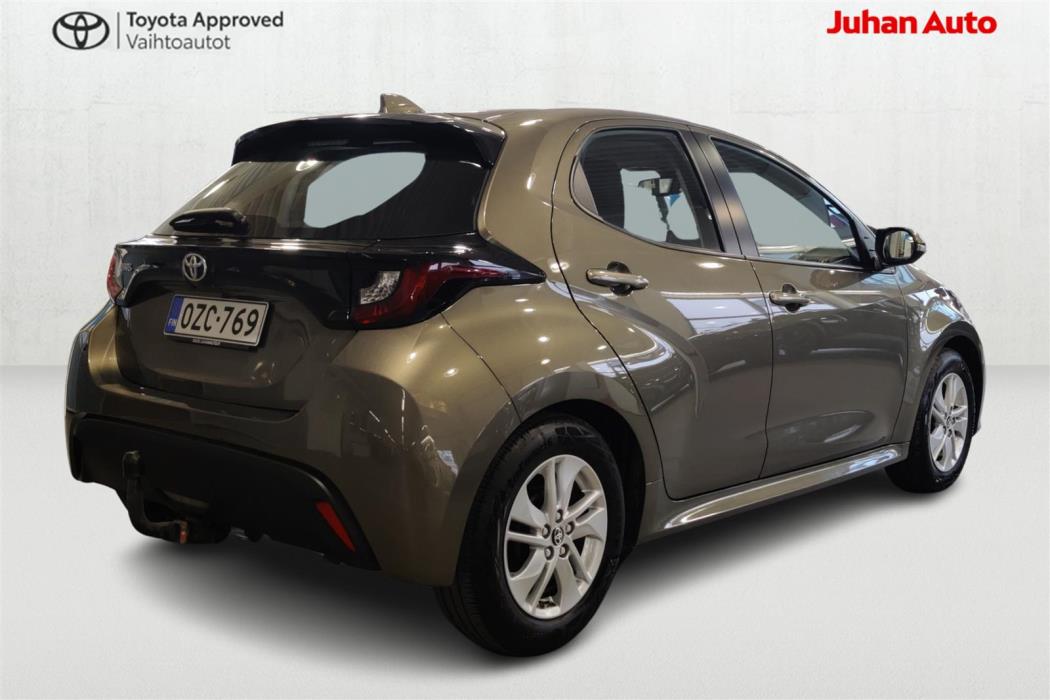 TOYOTA Yaris 2021