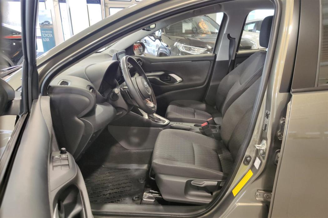 TOYOTA Yaris 2021