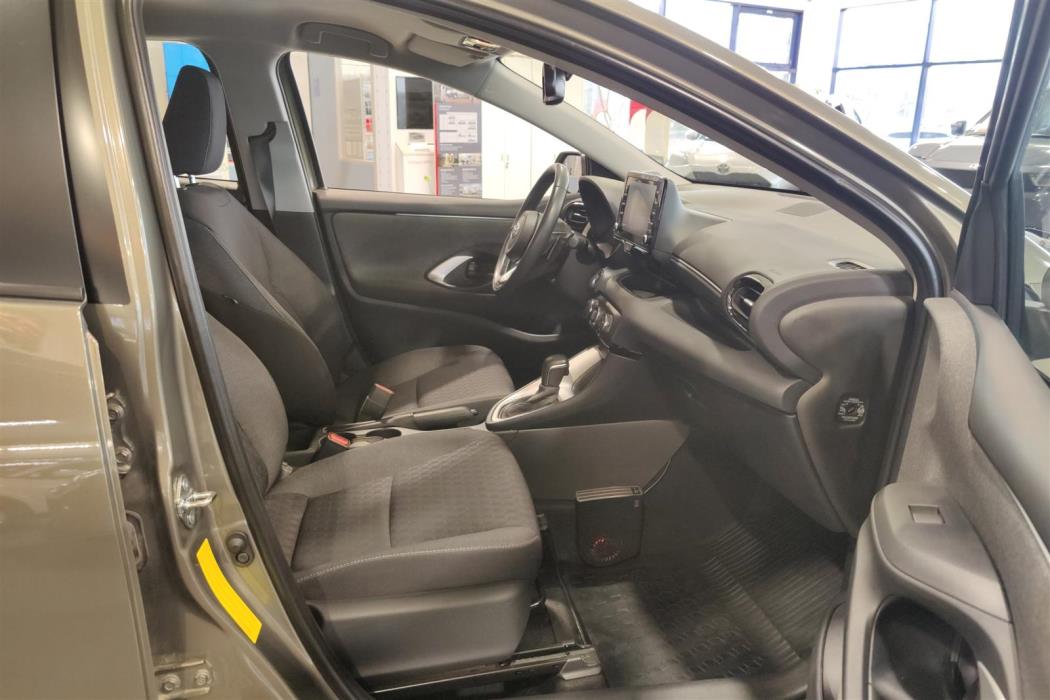 TOYOTA Yaris 2021