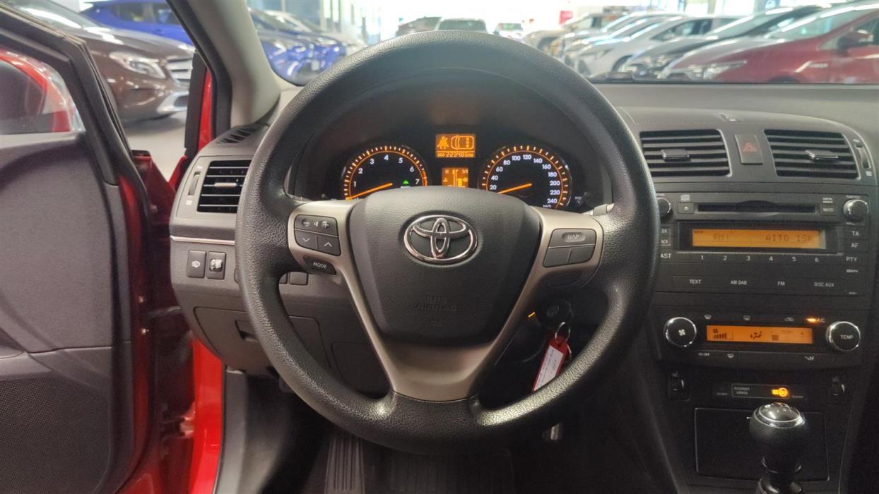 TOYOTA Avensis 2010