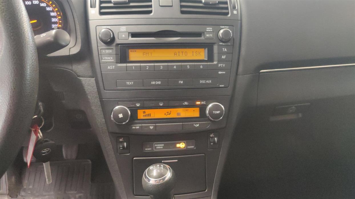 TOYOTA Avensis 2010