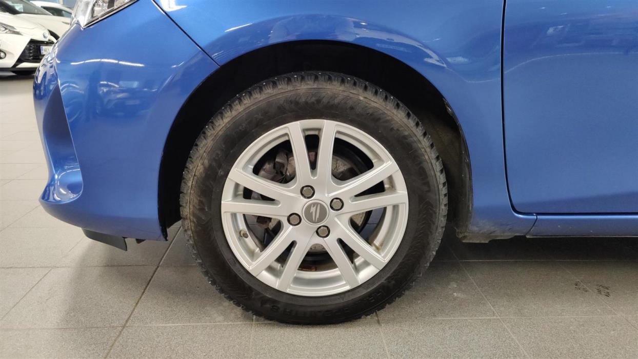 TOYOTA Yaris 2015