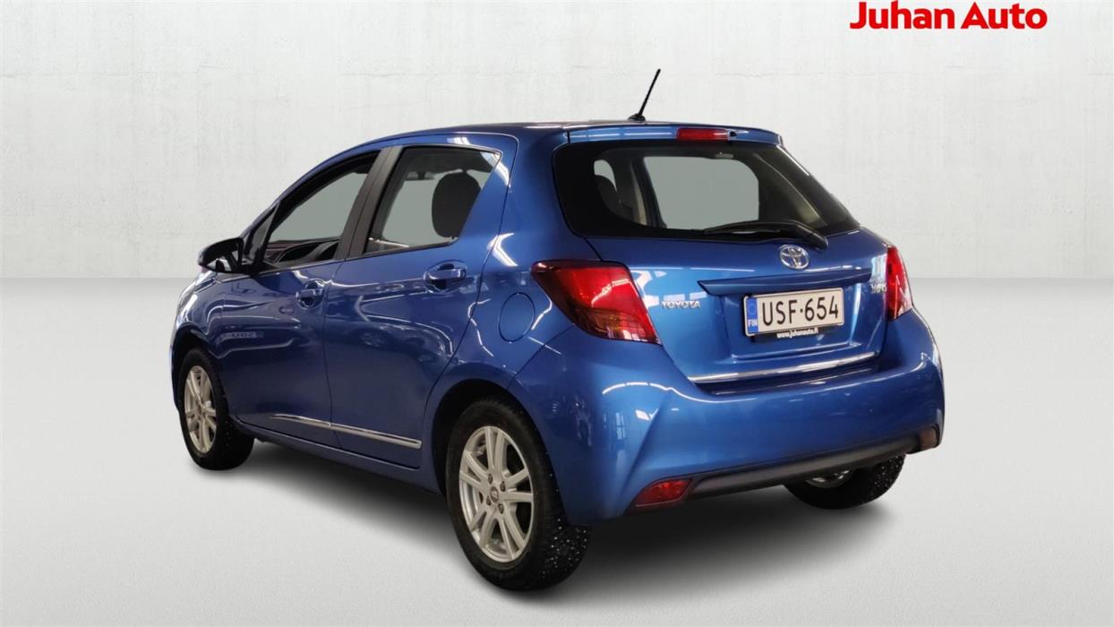 TOYOTA Yaris 2015
