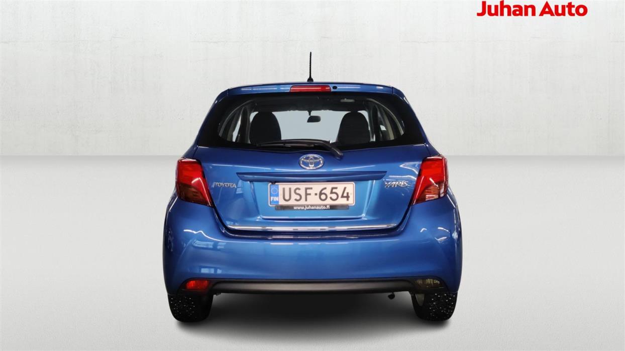 TOYOTA Yaris 2015