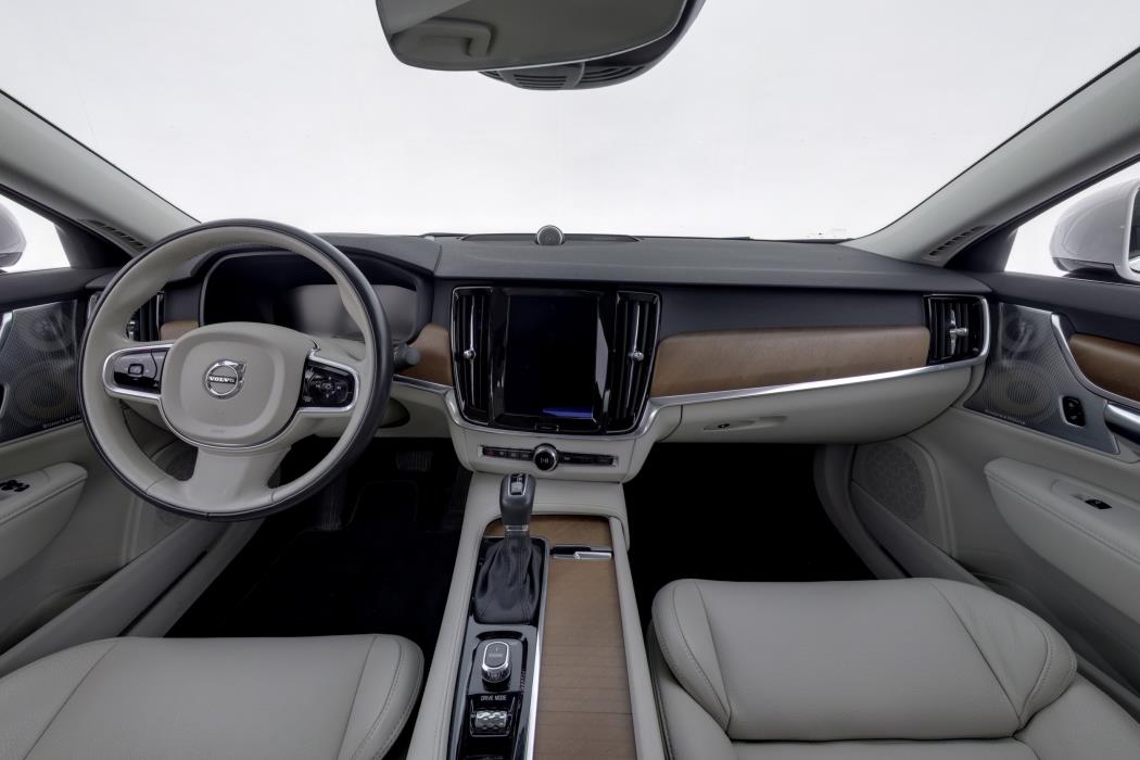 VOLVO S90 2017