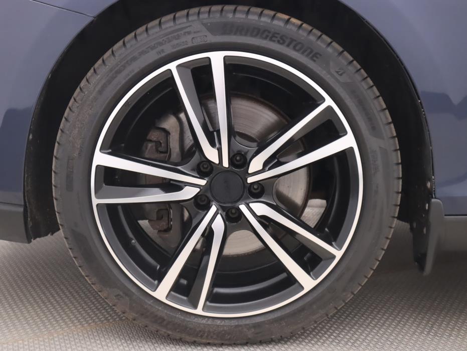 VOLVO V40 Cross Country 2013