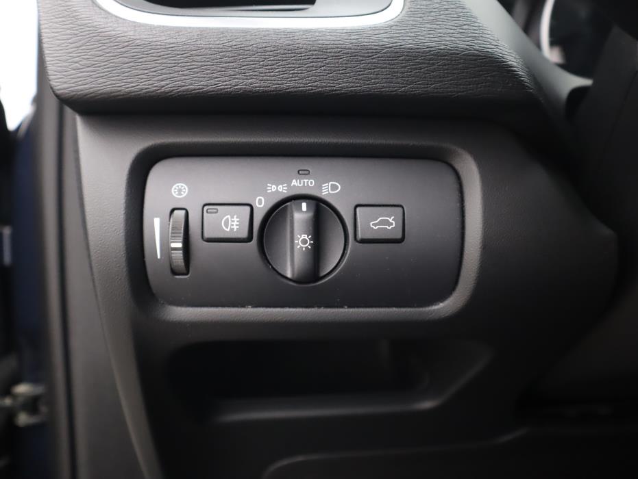 VOLVO V40 Cross Country 2013