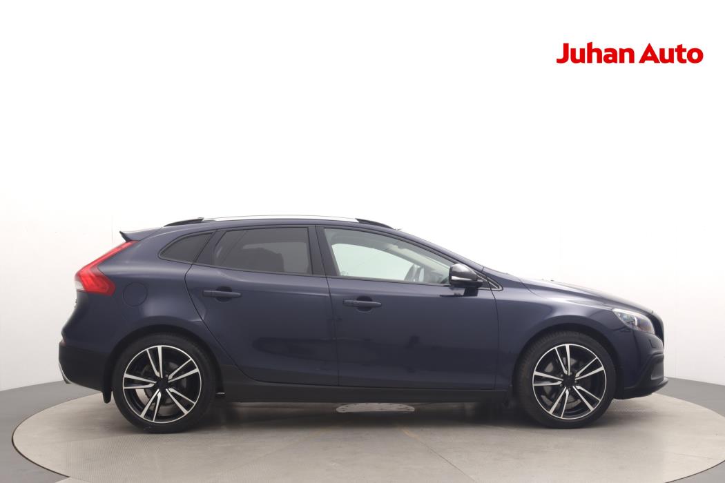VOLVO V40 Cross Country 2013