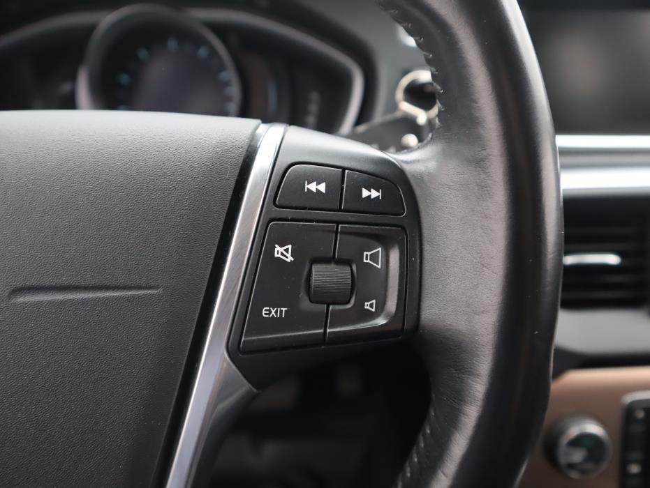 VOLVO V40 Cross Country 2013