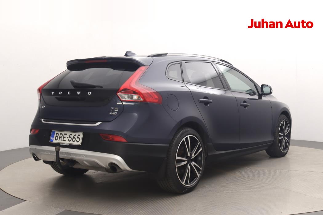 VOLVO V40 Cross Country 2013