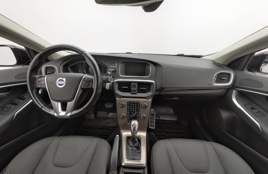 VOLVO V40 Cross Country 2013