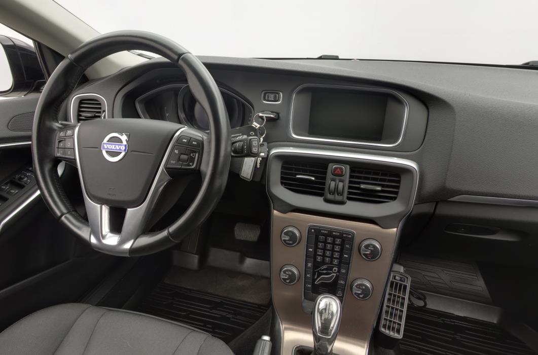 VOLVO V40 Cross Country 2013