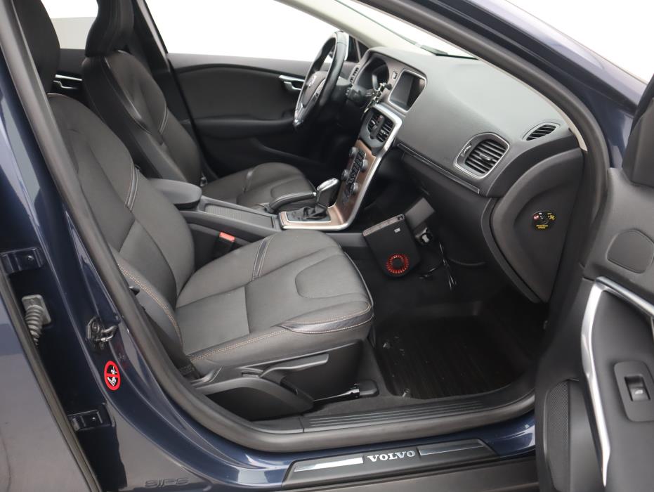 VOLVO V40 Cross Country 2013