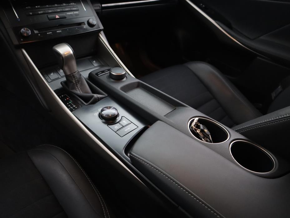 LEXUS IS 2015
