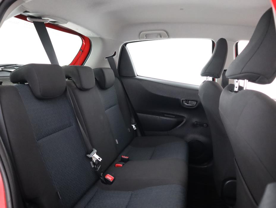 TOYOTA Yaris 2012