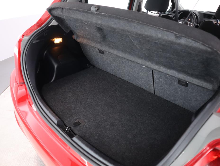 TOYOTA Yaris 2012