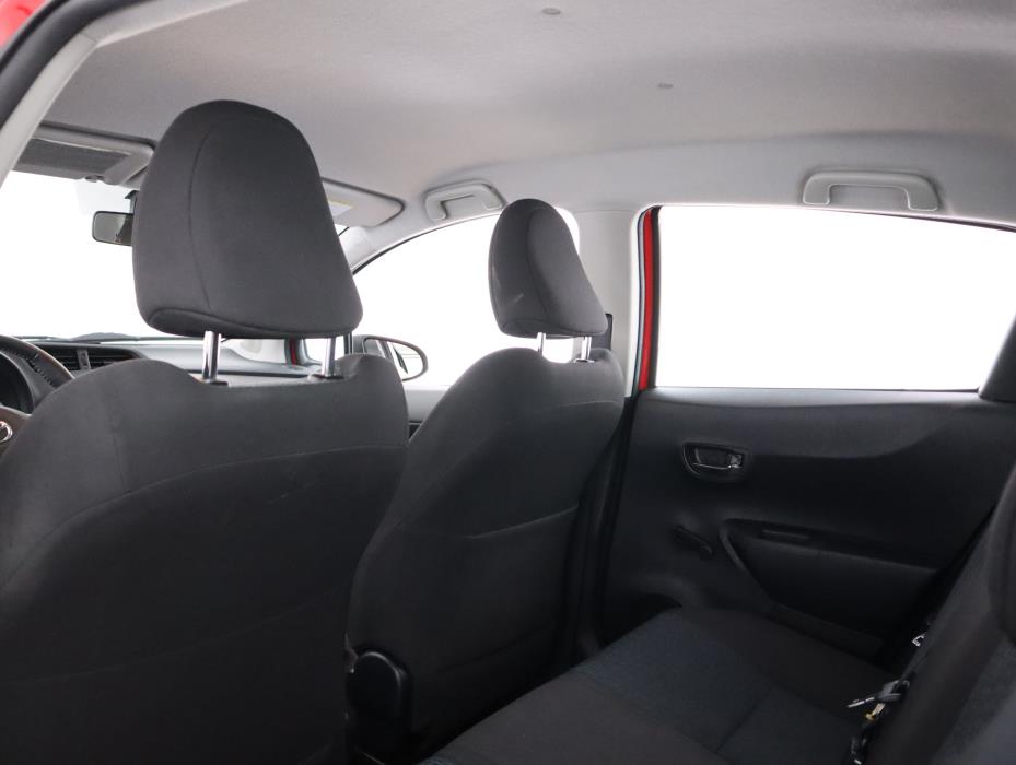 TOYOTA Yaris 2012