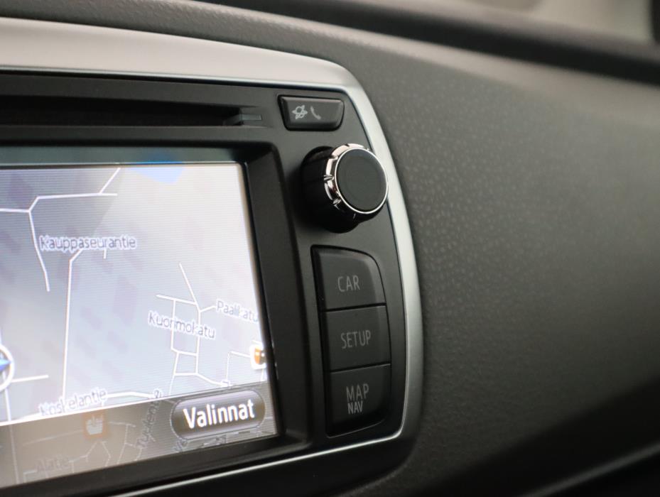 TOYOTA Yaris 2012
