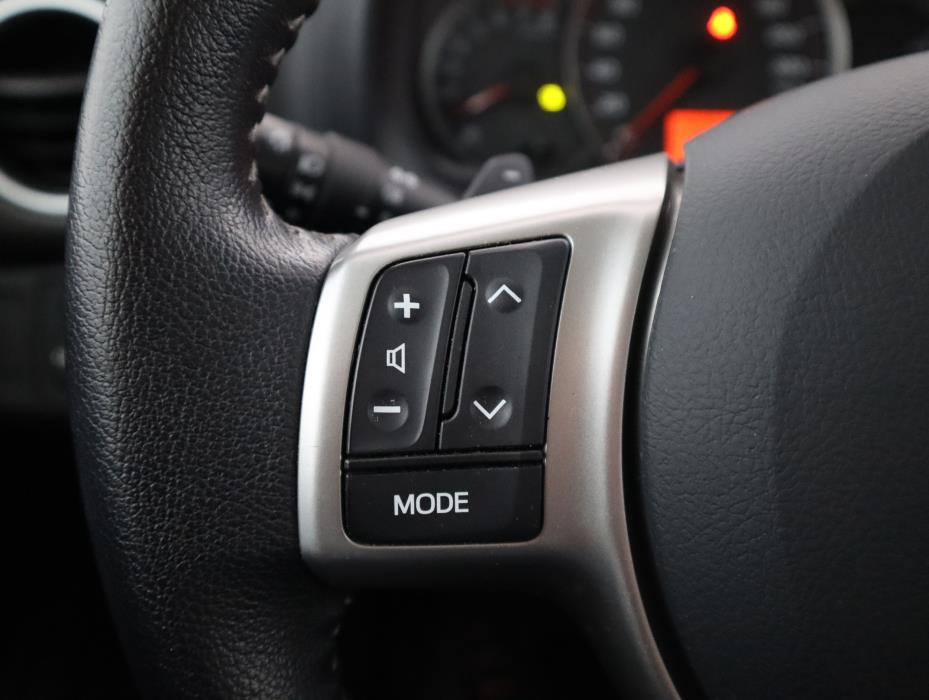 TOYOTA Yaris 2012