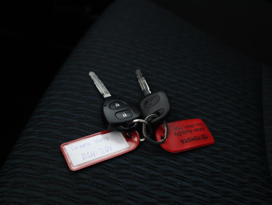 TOYOTA Yaris 2012