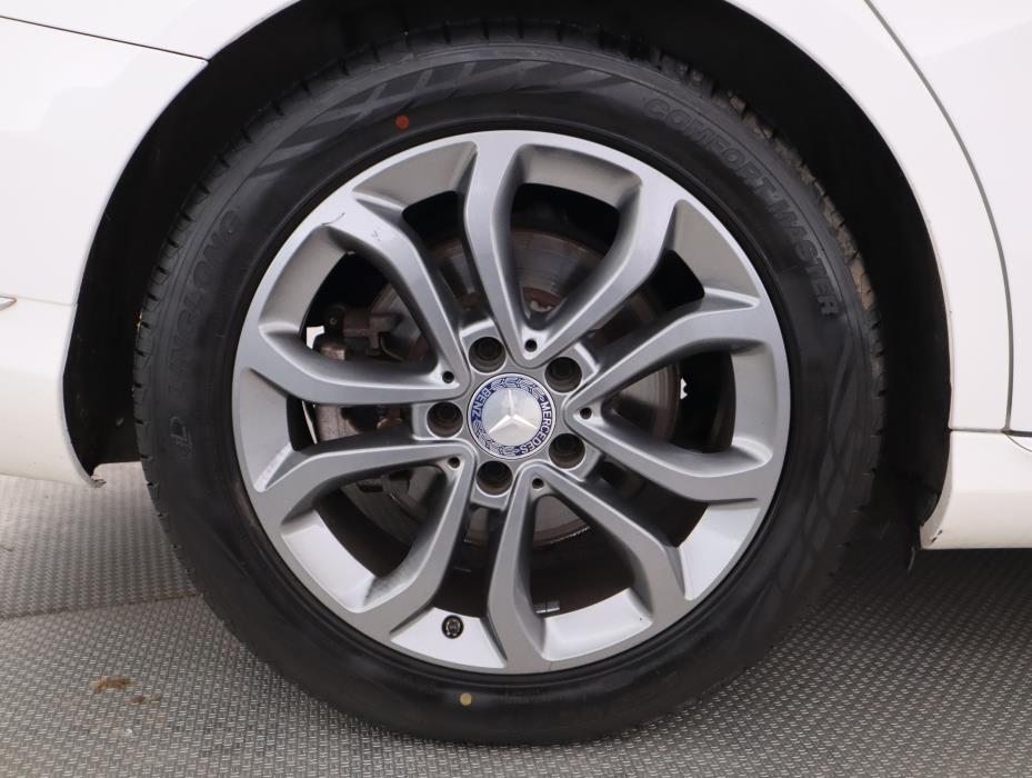 MERCEDES-BENZ C 2015