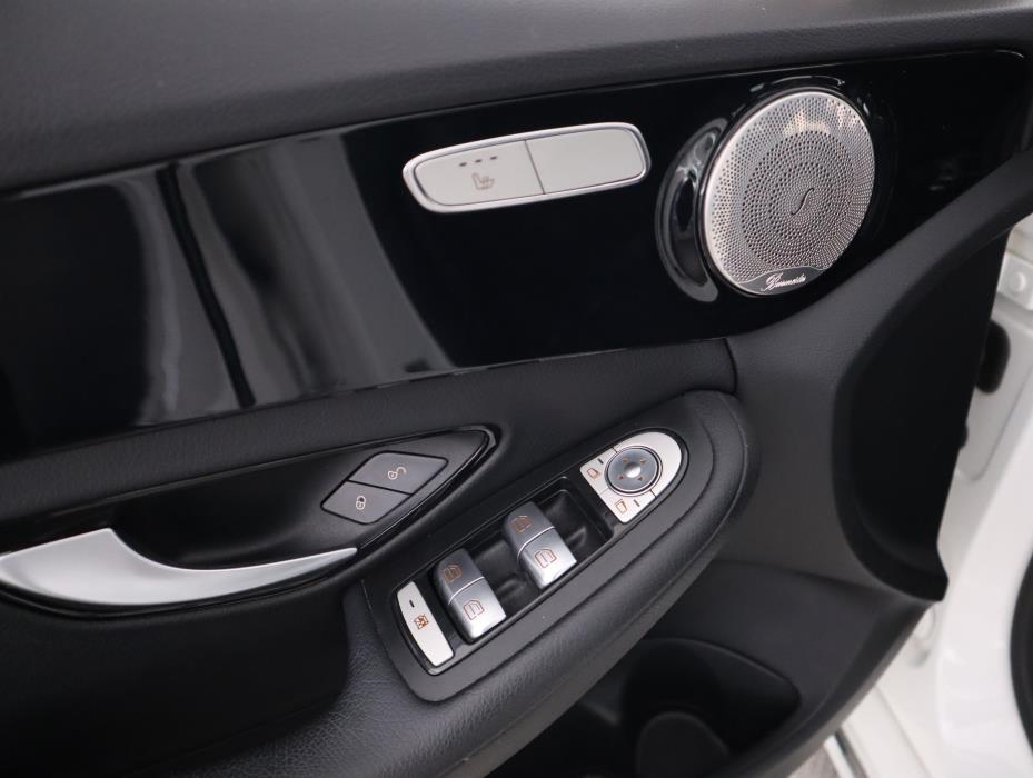 MERCEDES-BENZ C 2015