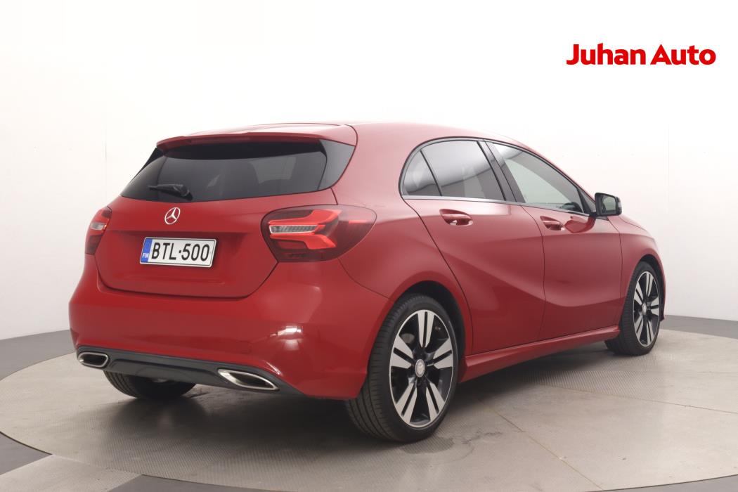 MERCEDES-BENZ A 2015