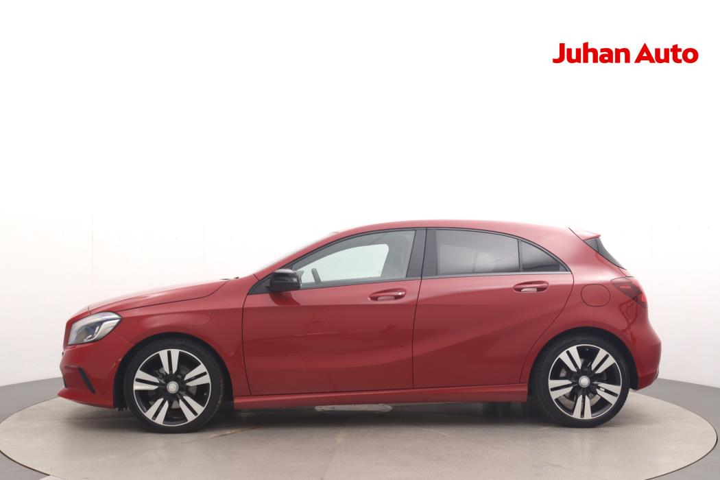 MERCEDES-BENZ A 2015