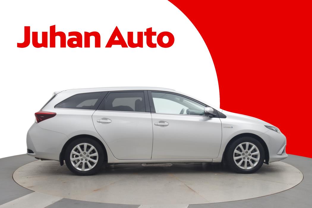 TOYOTA Auris 2016