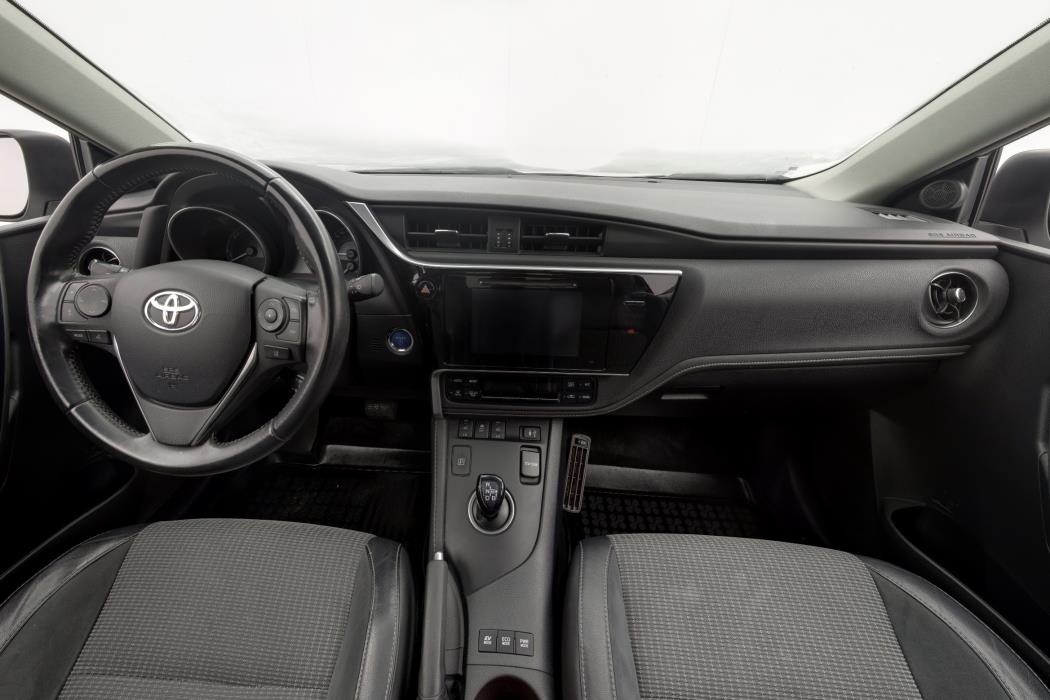 TOYOTA Auris 2016